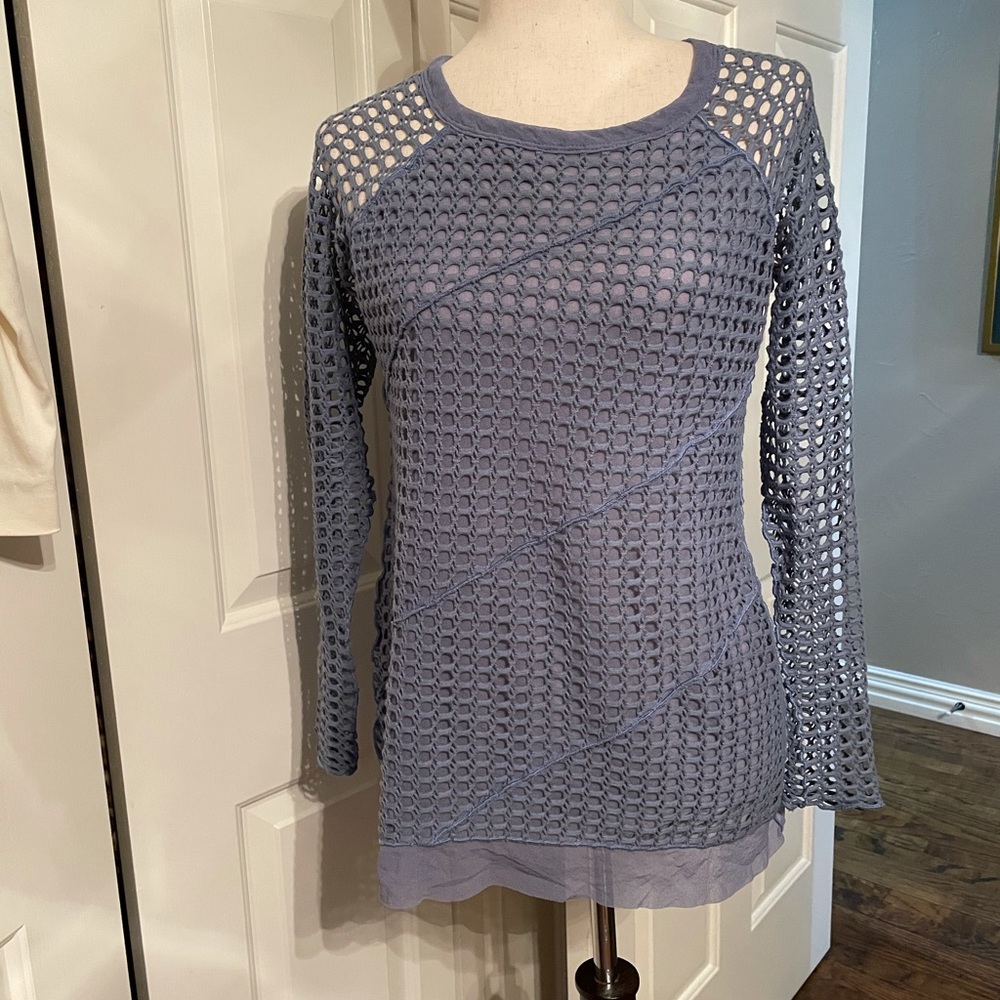Tulle layered blue top